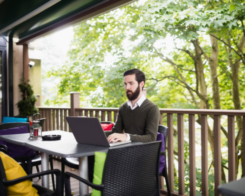 Nuevo videoblog en La riqueza de las regiones: «Cómo los Espacios de Coworking Están Transformando No Solo las Ciudades, Sino También las Zonas Rurales»